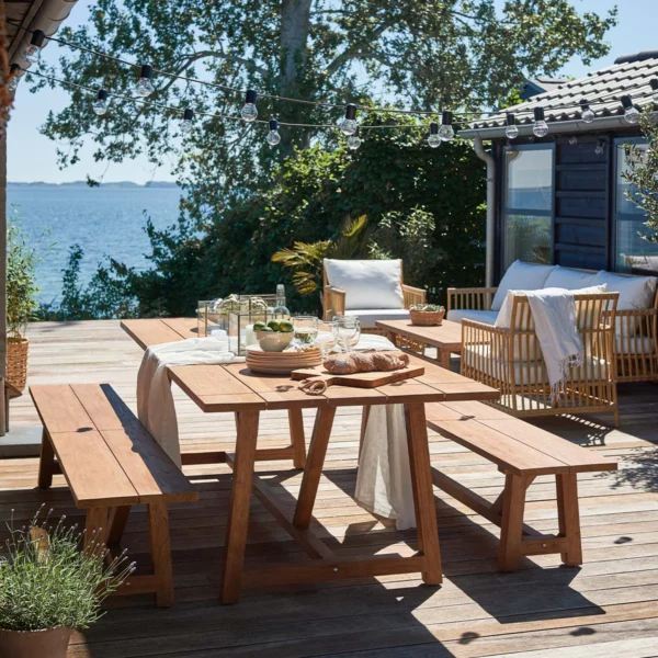 GEORGE -  Set table de repas et bancs en teck par SIKA DESIGN